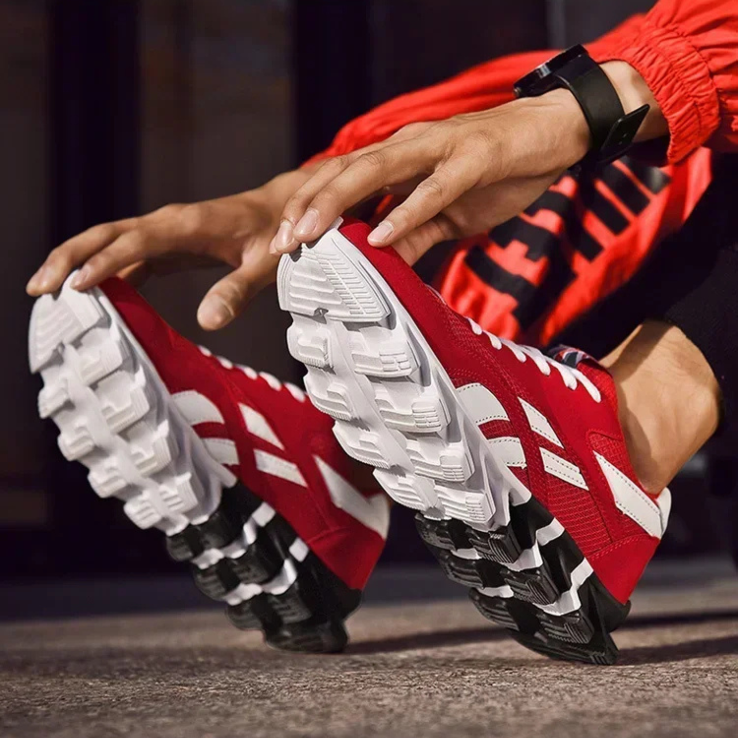 Resistant Cushioned Sneakers