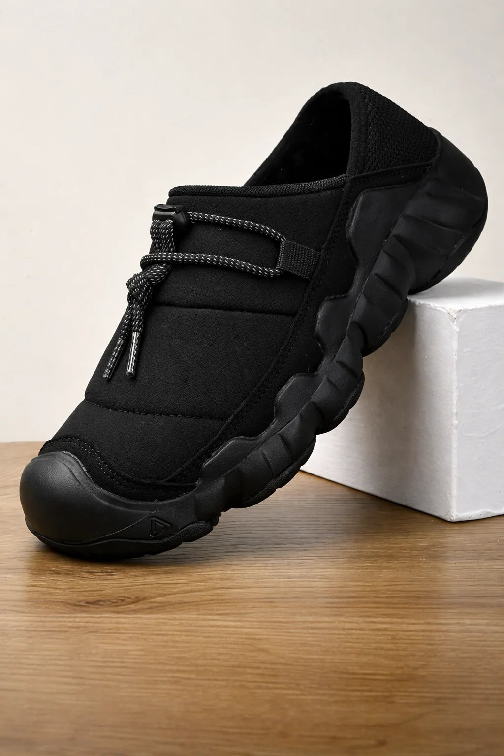 Strider Flex Sneakers