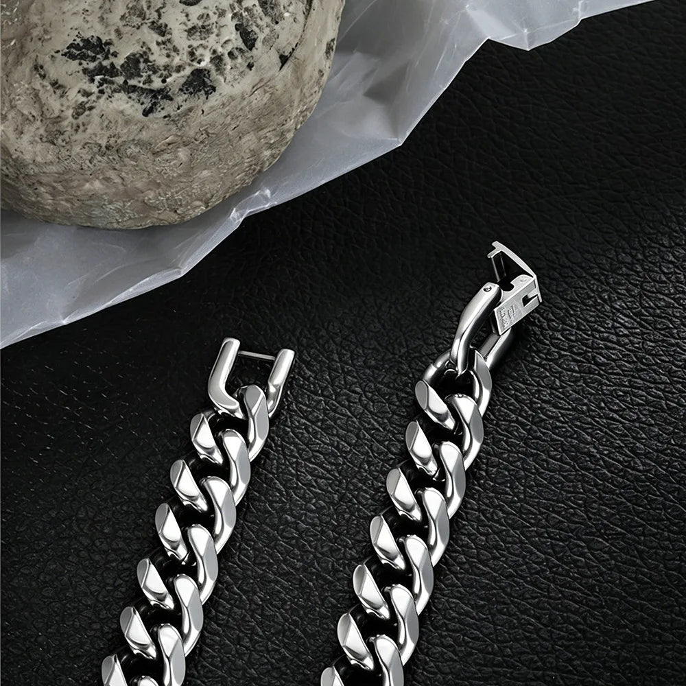Thick Curb Chain Wrist