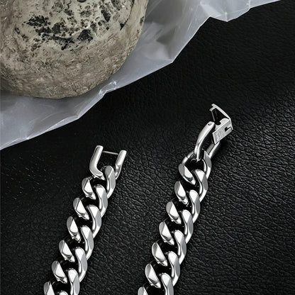 Thick Curb Chain Wrist