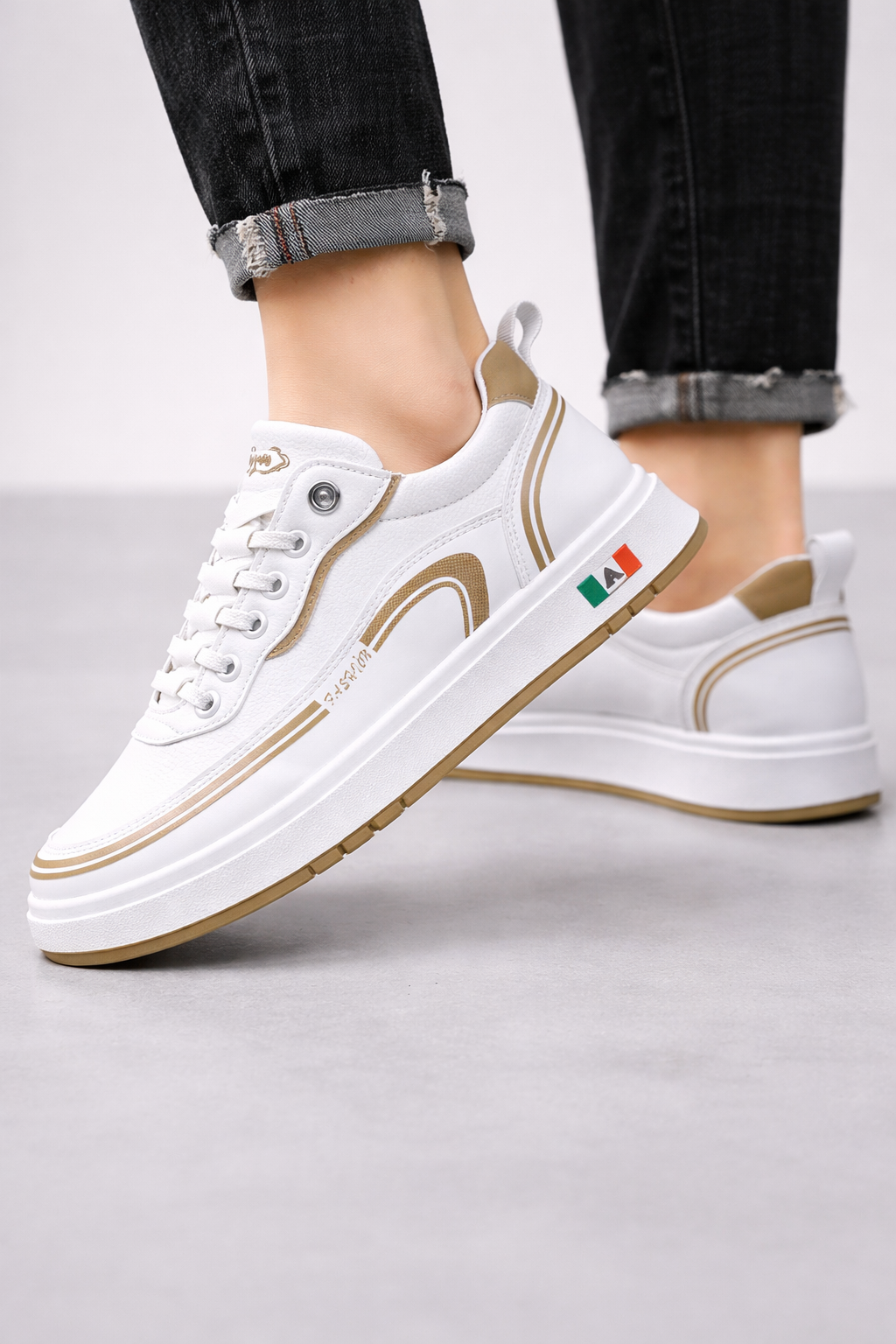 Breathable Versatile Sneakers
